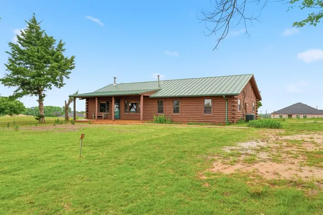 Photo 3 — 1214 S Dickerson Street, Newcastle, OK 73065
