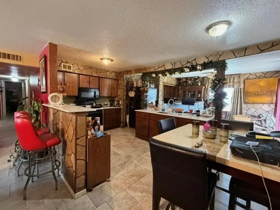 Photo 4 — 300 Division Street, Arcadia, OK 73007