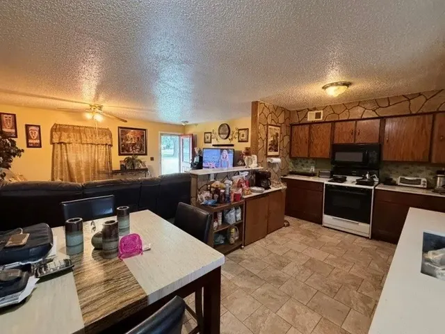 Photo 5 — 300 Division Street, Arcadia, OK 73007