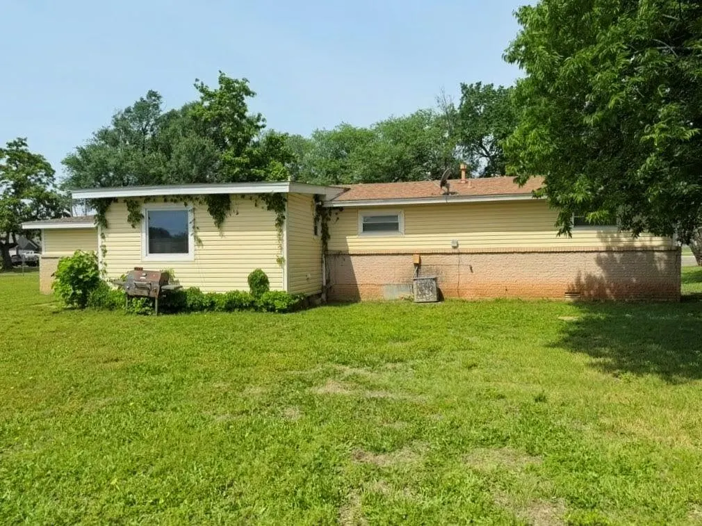 Photo 17 — 300 Division Street, Arcadia, OK 73007
