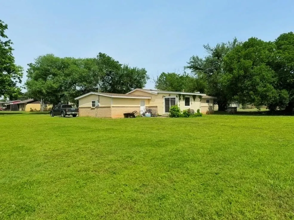 Photo 19 — 300 Division Street, Arcadia, OK 73007