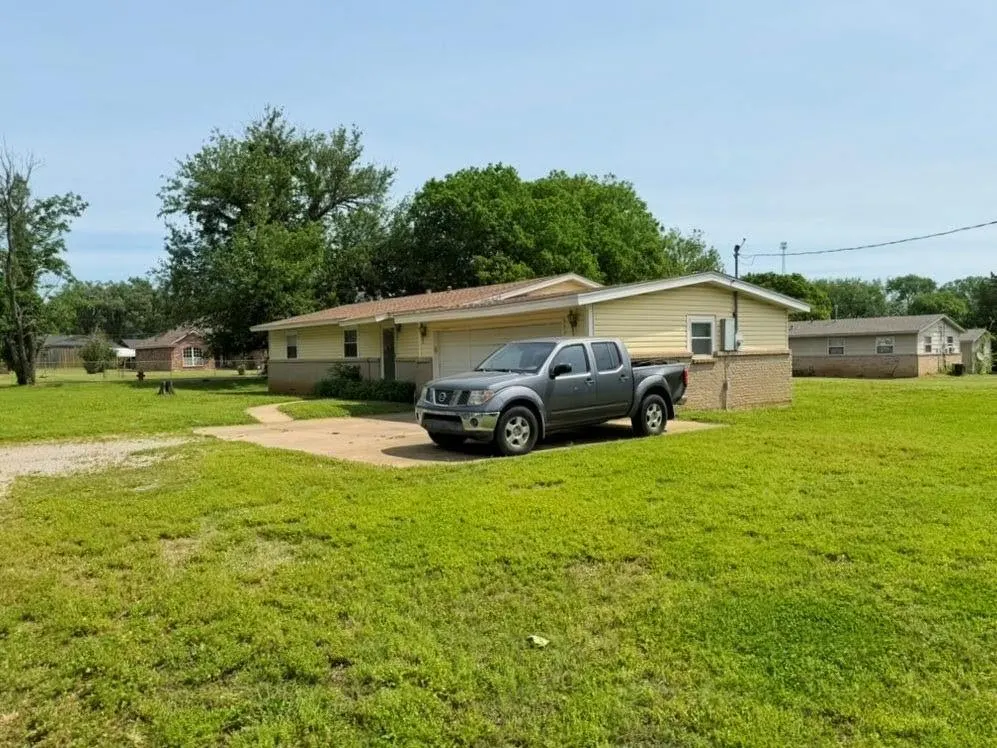 Photo 26 — 300 Division Street, Arcadia, OK 73007