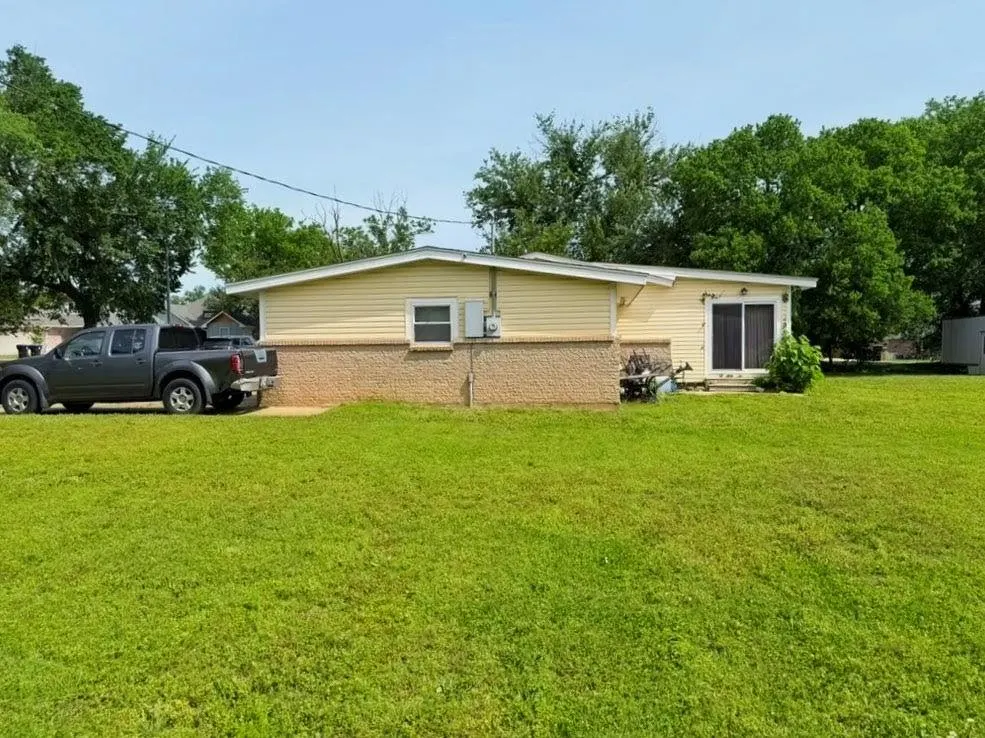 Photo 28 — 300 Division Street, Arcadia, OK 73007