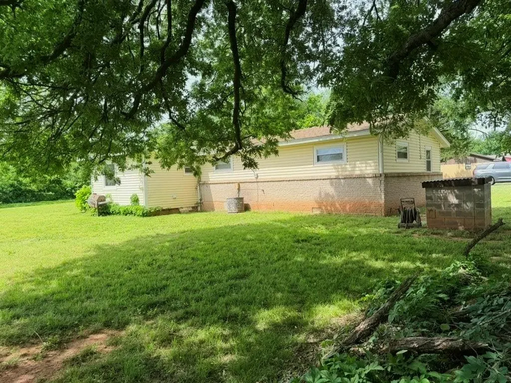 Photo 29 — 300 Division Street, Arcadia, OK 73007