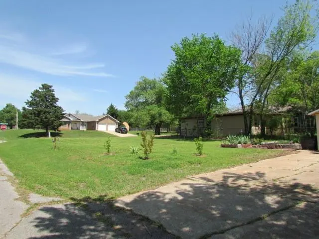 Photo 4 — 1801 E University Avenue, Guthrie, OK 73044