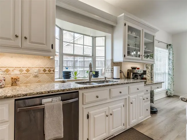 Photo 6 — 300 Hamptonridge Road, Edmond, OK 73034