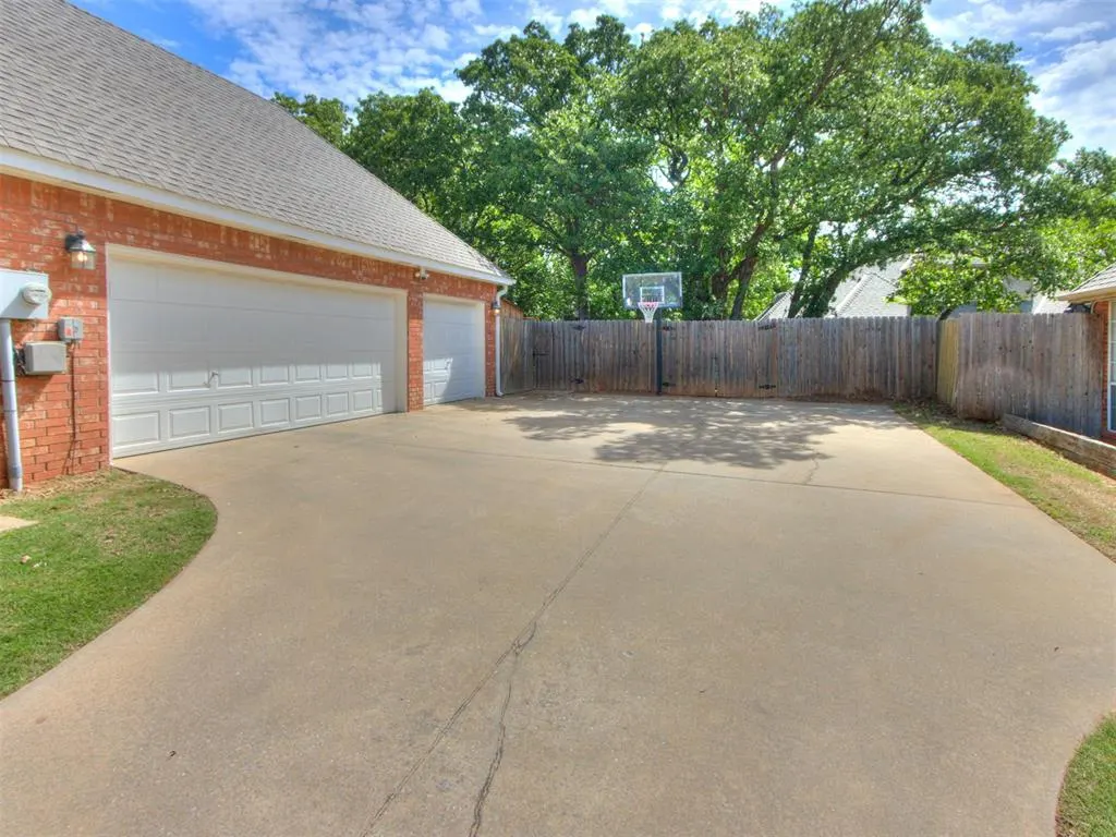 Photo 35 — 300 Hamptonridge Road, Edmond, OK 73034