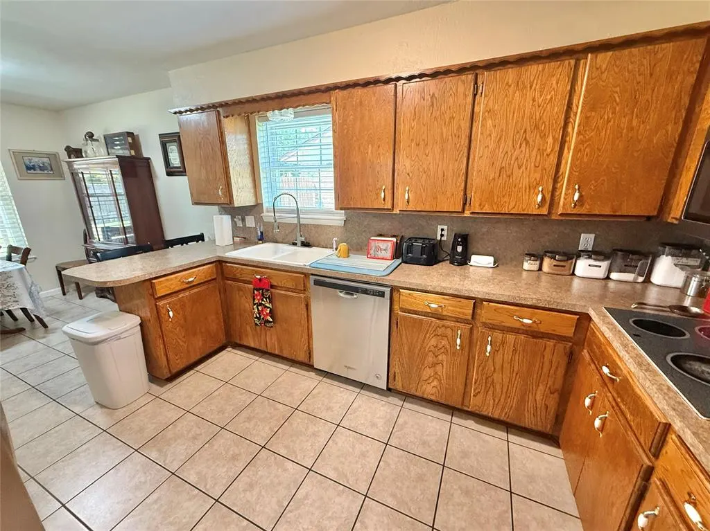 Photo 8 — 1712 Tyler Street, Altus, OK 73521