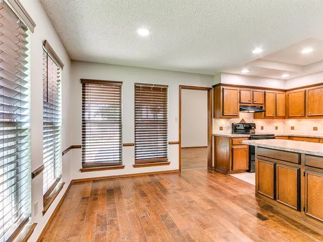 Photo 8 — 4721 Persimmon Court, Norman, OK 73072