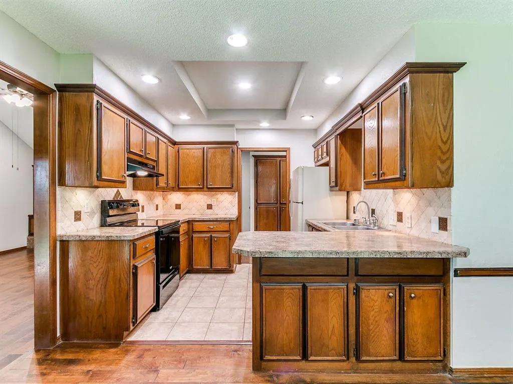 Photo 9 — 4721 Persimmon Court, Norman, OK 73072