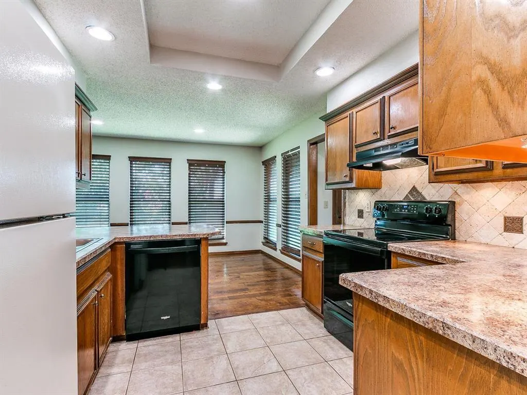 Photo 12 — 4721 Persimmon Court, Norman, OK 73072