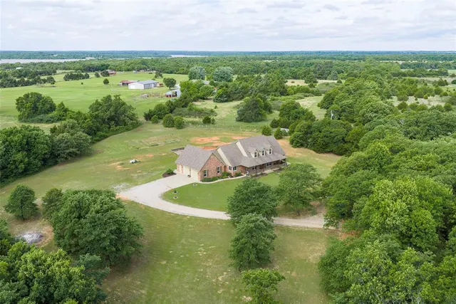 Photo 3 — 1467 Conrad Court, McLoud, OK 74851