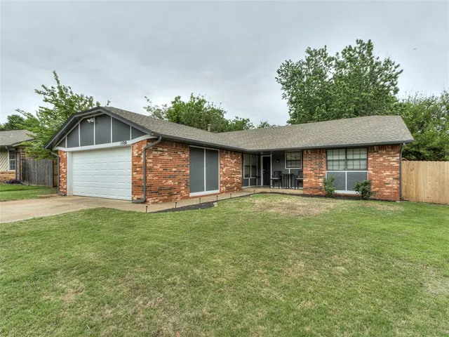 Front exterior — 1100 Pintail Place, Edmond, OK 73003