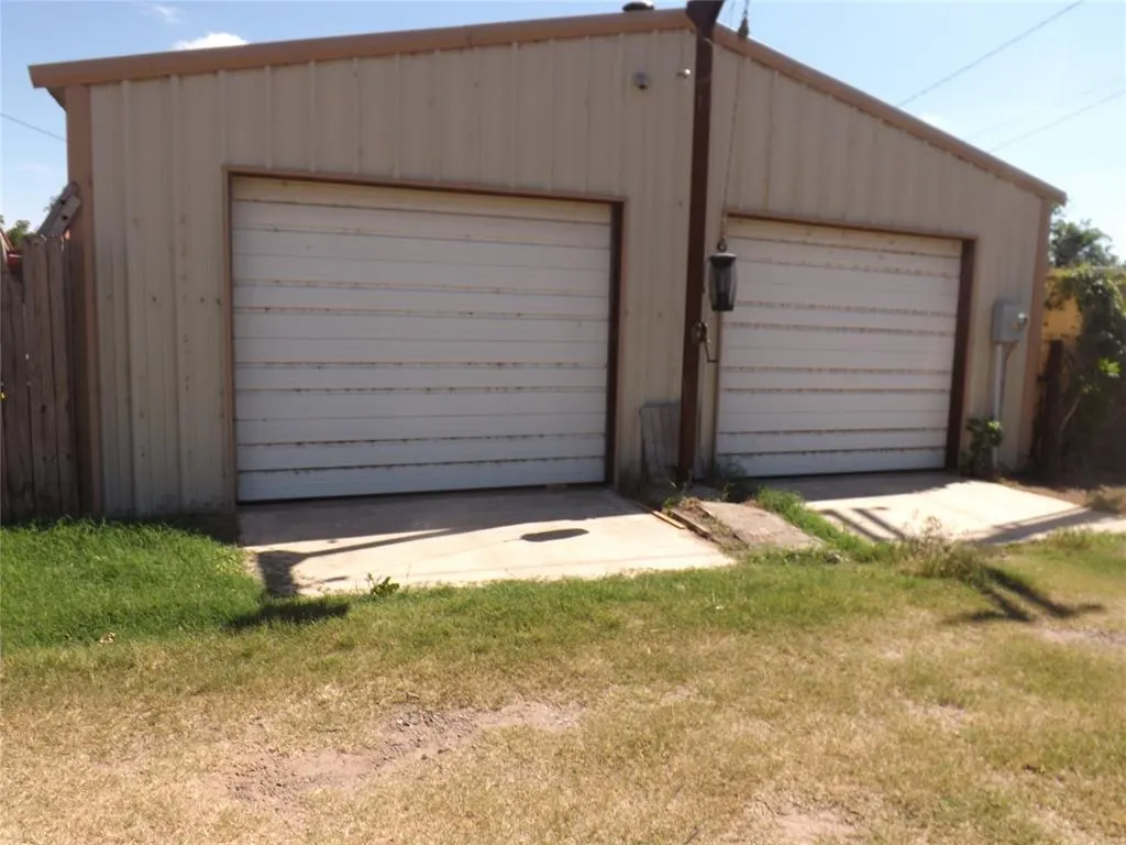 Photo 3 — 608 E Davis Street, Tipton, OK 73570
