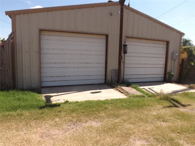 Photo 3 — 608 E Davis Street, Tipton, OK 73570