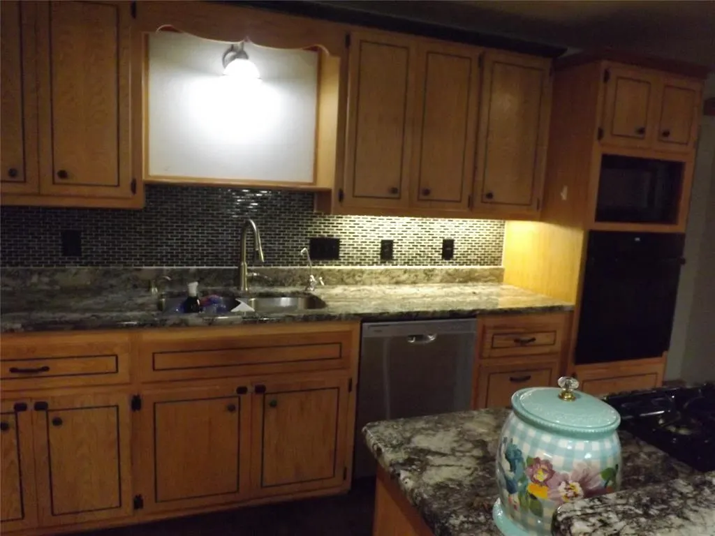 Photo 8 — 608 E Davis Street, Tipton, OK 73570