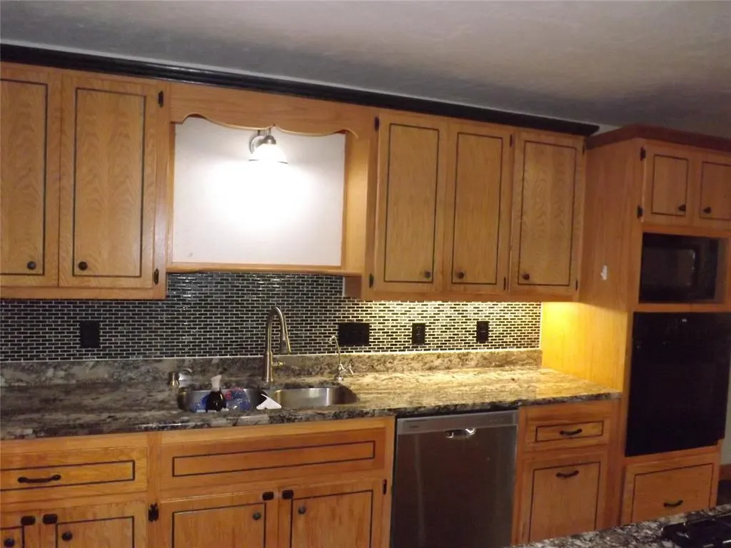 Photo 9 — 608 E Davis Street, Tipton, OK 73570