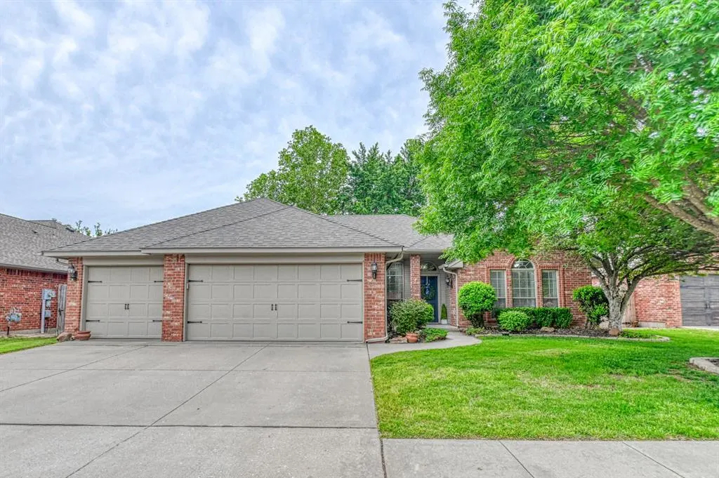 Front exterior — 4116 Dornoch Lane, Norman, OK 73072