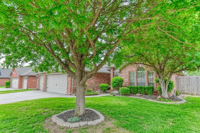 Photo 2 — 4116 Dornoch Lane, Norman, OK 73072