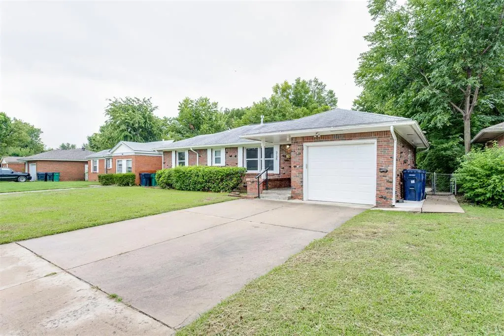 Photo 2 — 3138 NW 49th Street, Oklahoma City, OK 73112