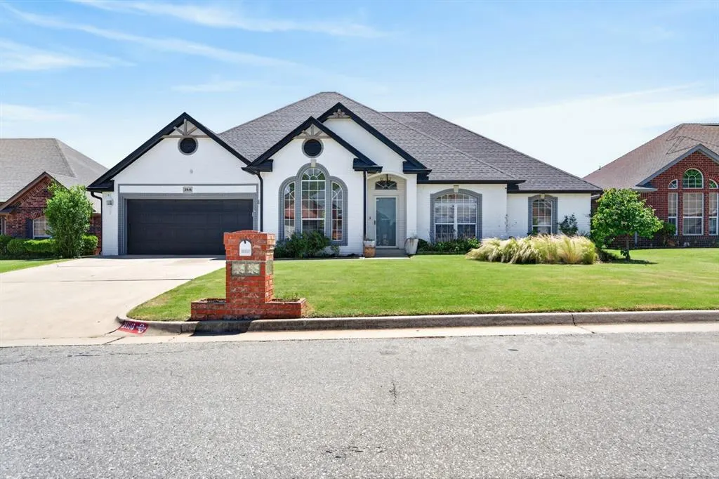 Front exterior — 2816 SW 108th Street, Oklahoma City, OK 73170