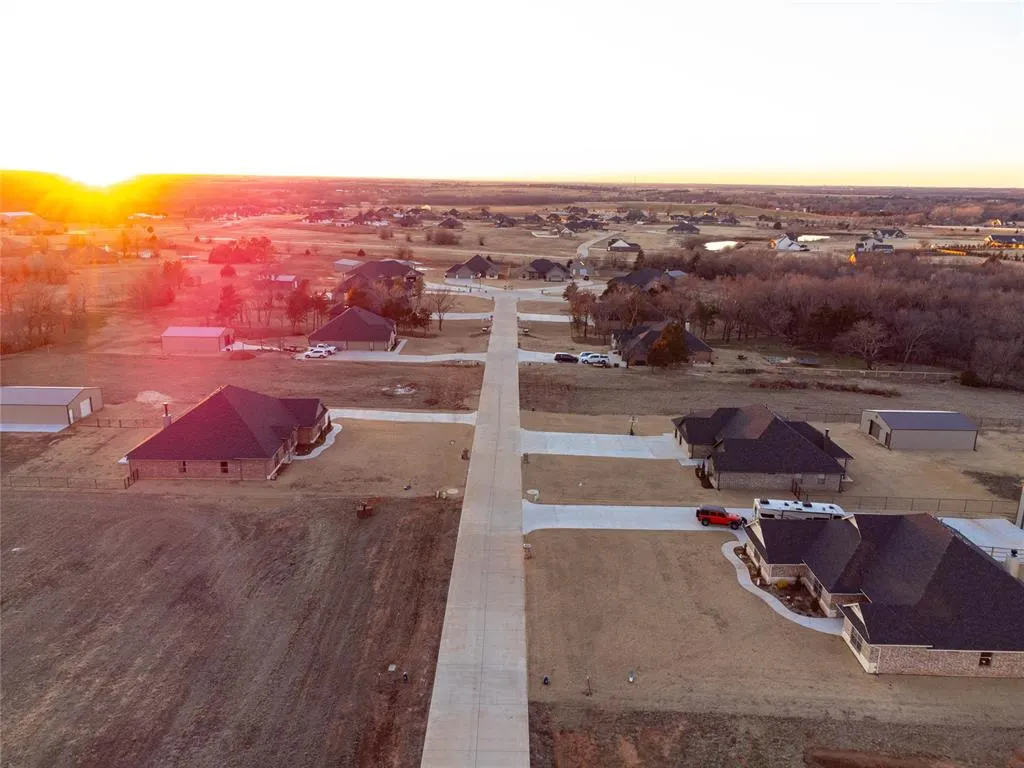 Photo 10 — 8680 Oak Tree Circle, Edmond, OK 73025