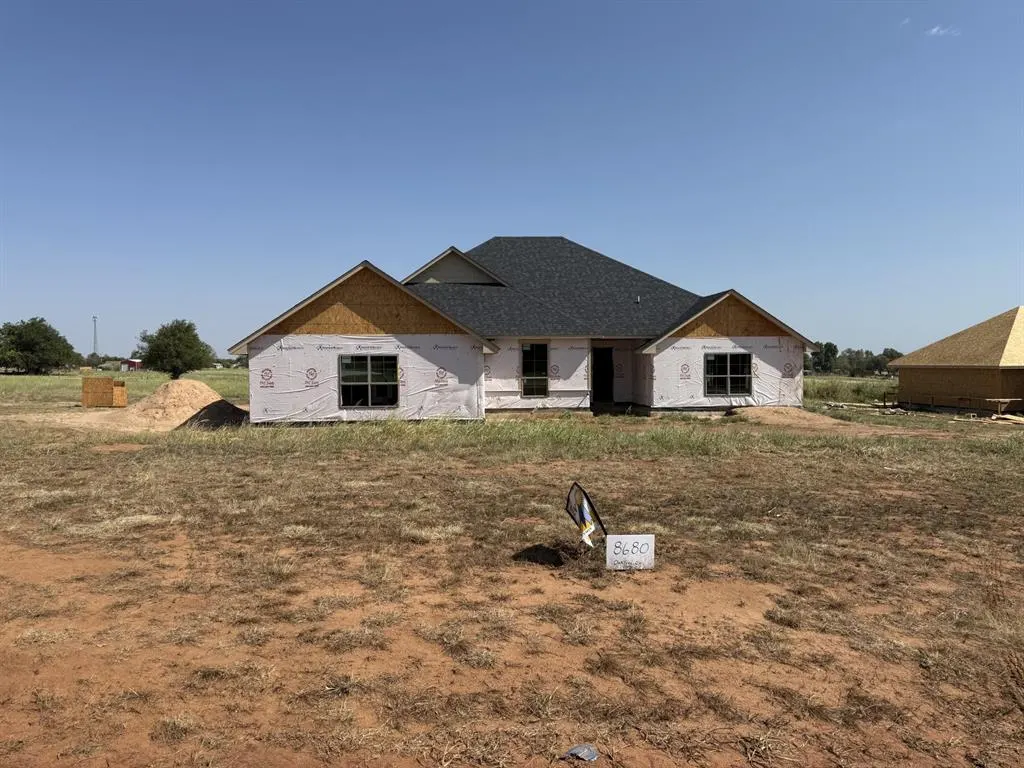 Front exterior — 8680 Oak Tree Circle, Edmond, OK 73025