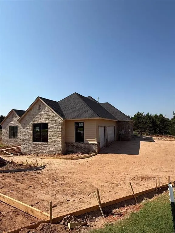 Photo 4 — 8229 Waxwing Way, Guthrie, OK 73044