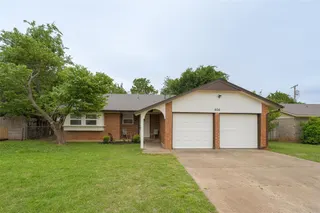 Sold home at 606 W 7 Street
