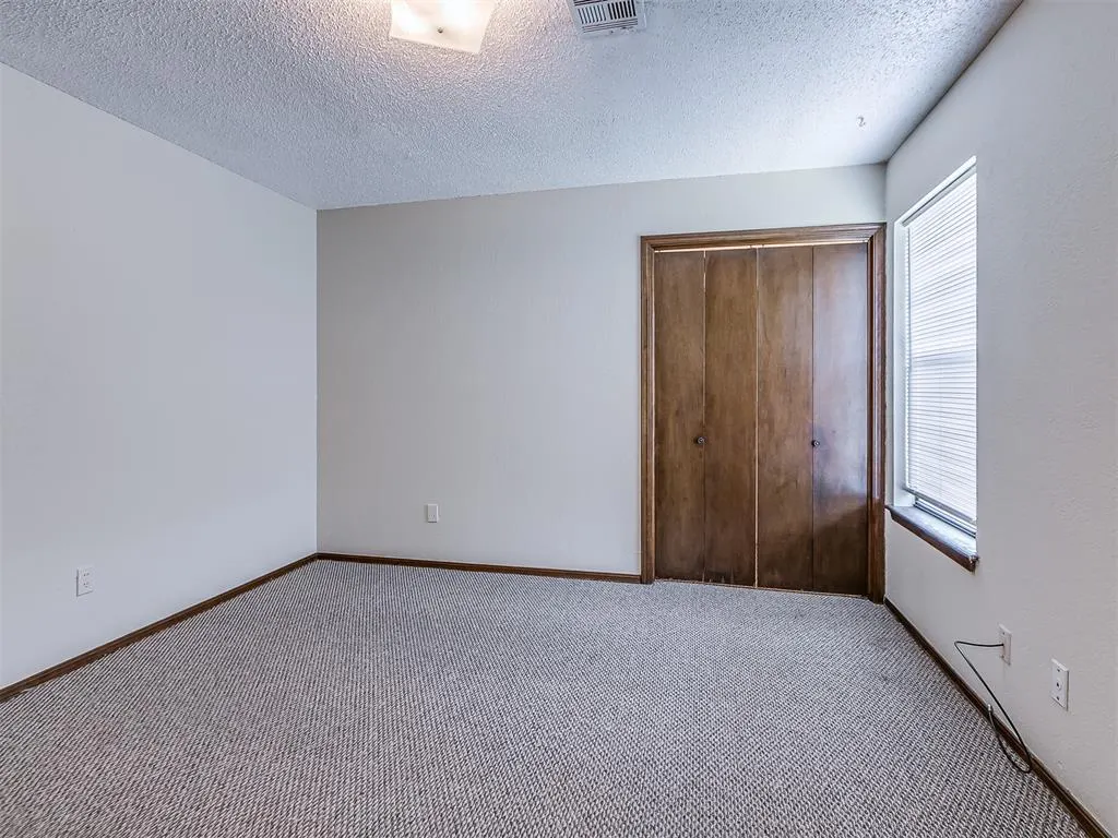Photo 15 — 6101 NW Gaelic Glen Drive, Oklahoma City, OK 73142