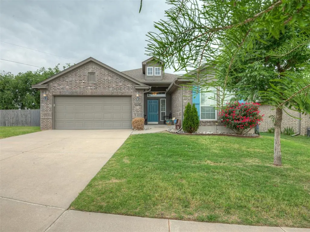 Photo 2 — 15709 Rosedown Drive, Oklahoma City, OK 73170