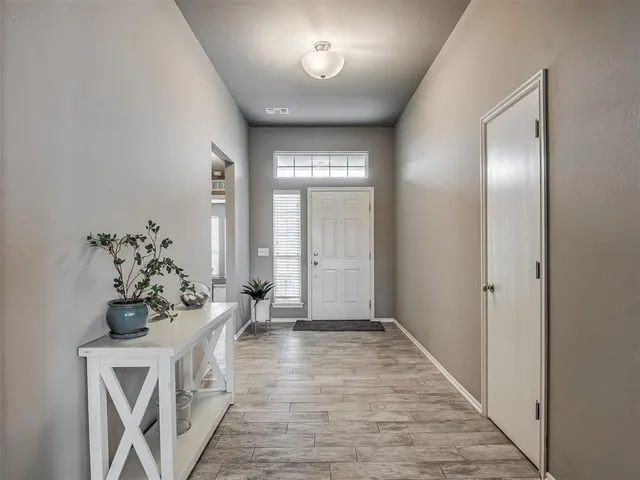 Photo 5 — 15709 Rosedown Drive, Oklahoma City, OK 73170