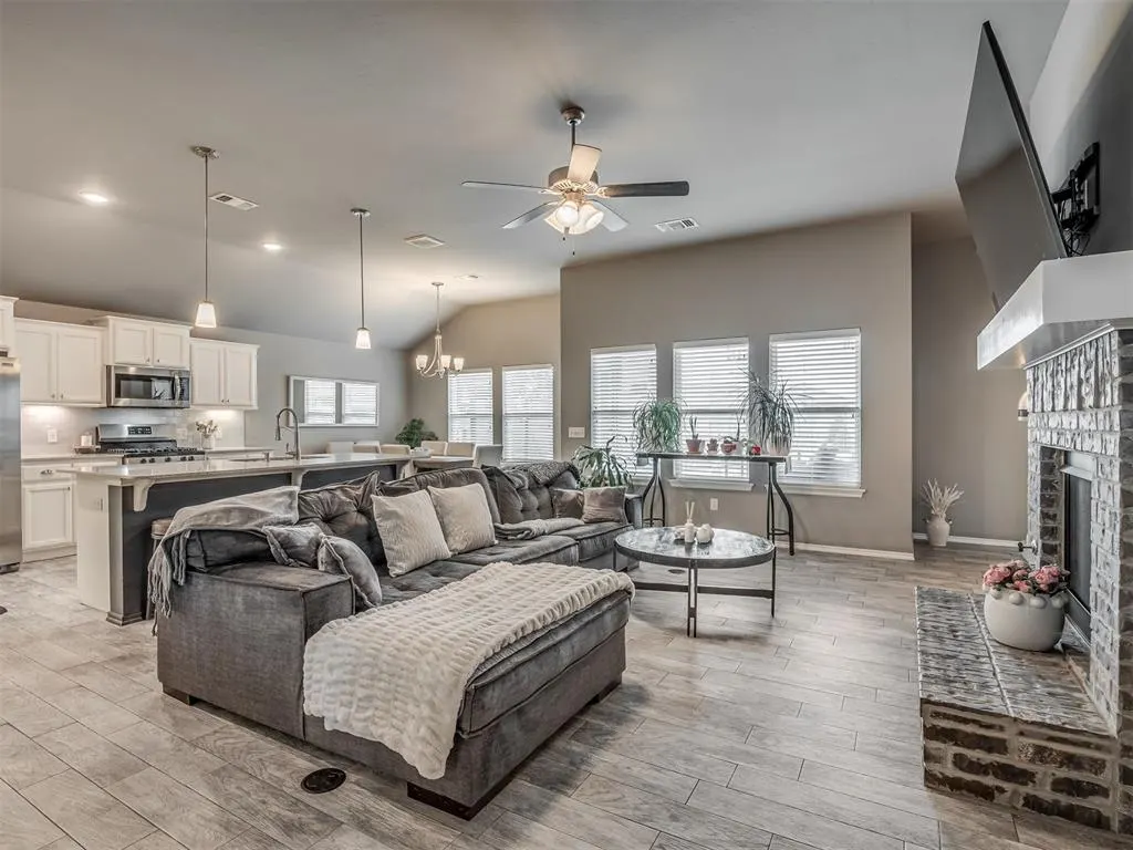 Photo 6 — 15709 Rosedown Drive, Oklahoma City, OK 73170