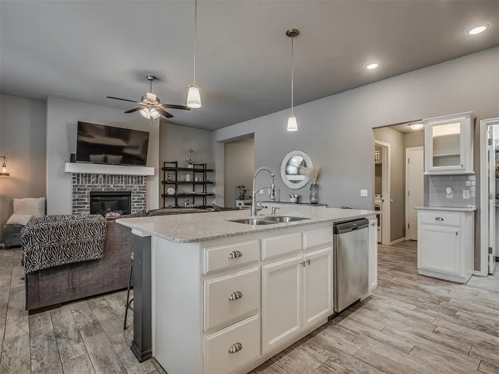 Photo 15 — 15709 Rosedown Drive, Oklahoma City, OK 73170