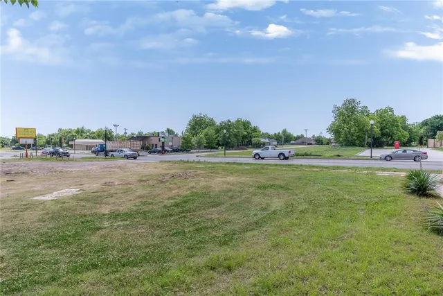 Photo 2 — 1419 NE 23rd Street, Oklahoma City, OK 73111