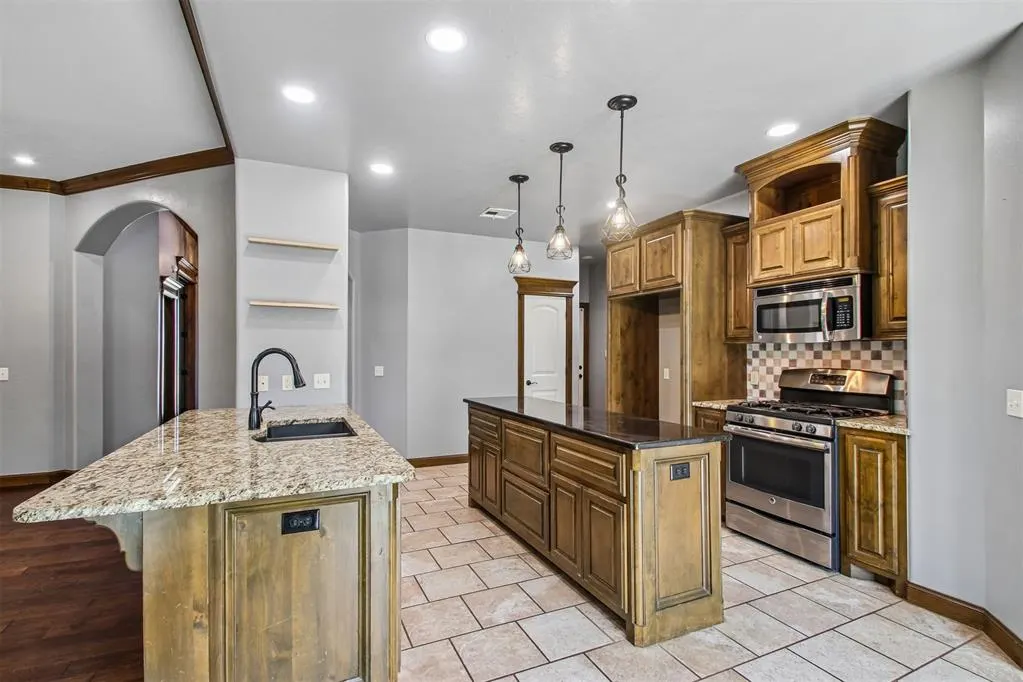 Photo 17 — 1314 Ladera Circle, Moore, OK 73160