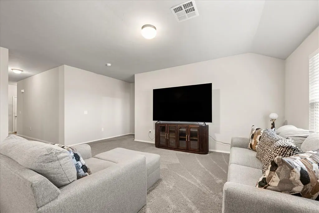 Photo 4 — 11732 NW 96th Street, Yukon, OK 73099