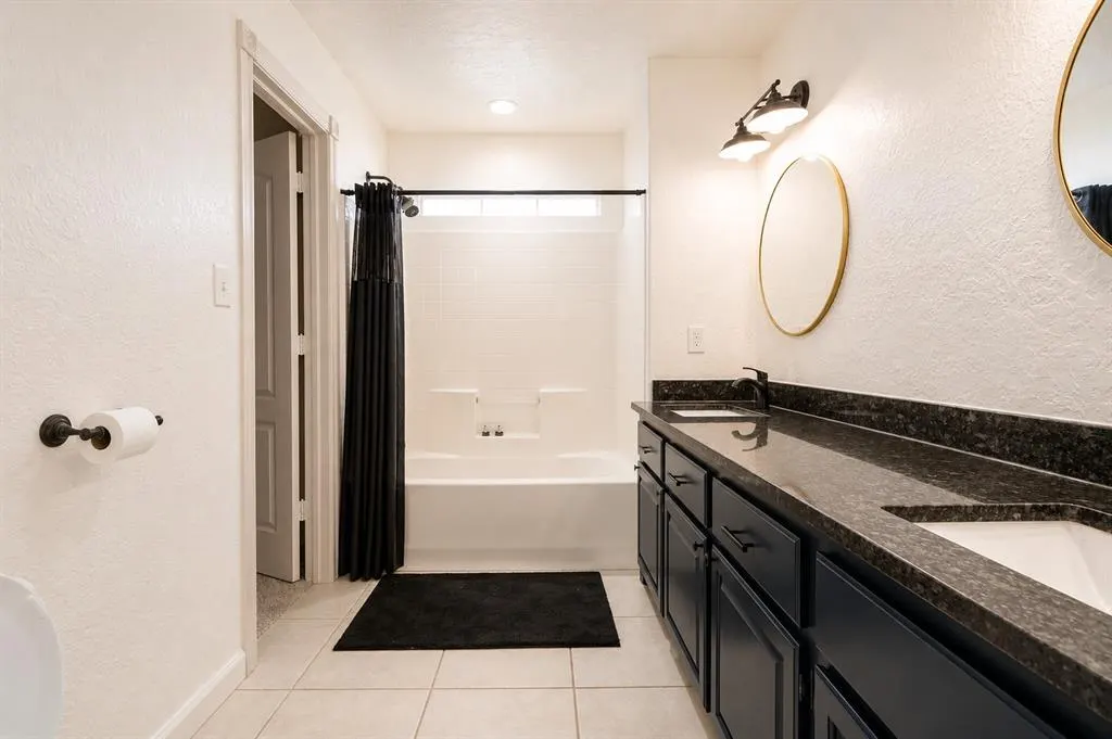 Photo 7 — 39 NE Deerfield Drive, Elgin, OK 73538