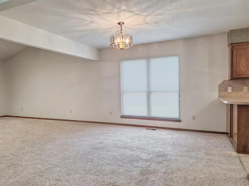 Photo 11 — 11929 N Mustang Road, Yukon, OK 73099
