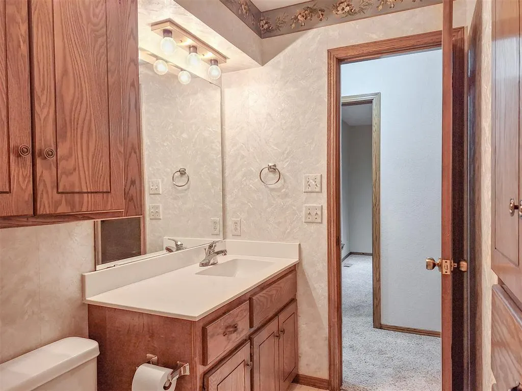 Photo 15 — 11929 N Mustang Road, Yukon, OK 73099