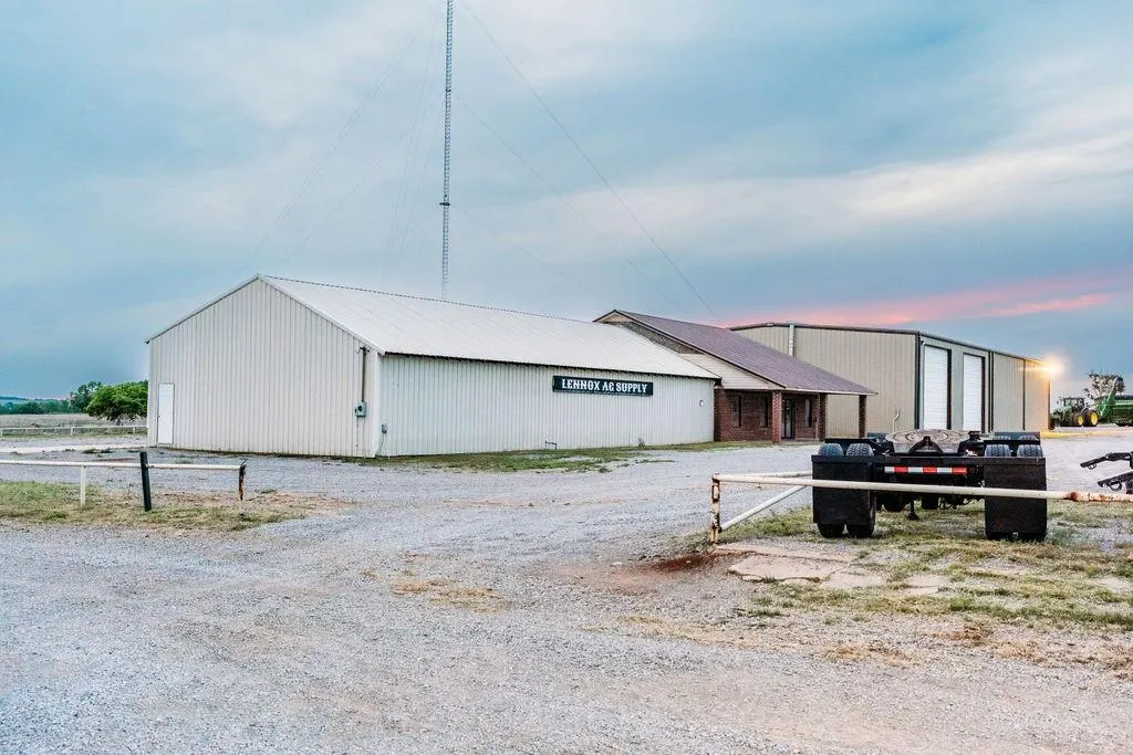 Photo 23 — 20295 E 1280 Road, Carter, OK 73627