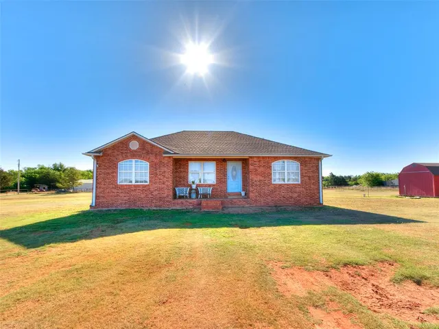 Photo 2 — 25293 N 2960 Road, Cashion, OK 73016
