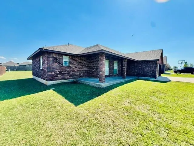 Photo 2 — 112 W Comanche Avenue, Cashion, OK 73016