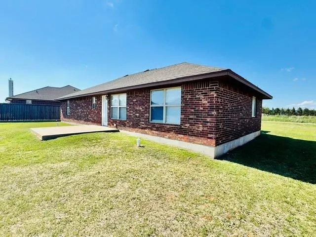 Photo 3 — 112 W Comanche Avenue, Cashion, OK 73016