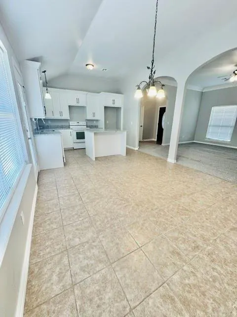 Photo 8 — 112 W Comanche Avenue, Cashion, OK 73016
