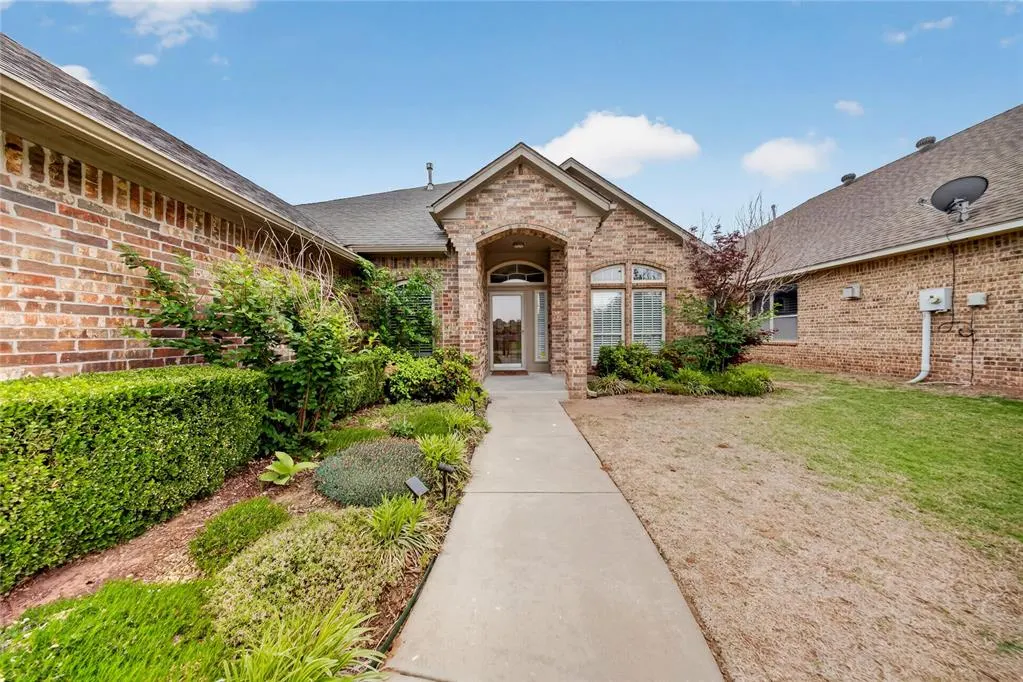 Photo 4 — 2712 SW 141st Street, Oklahoma City, OK 73170