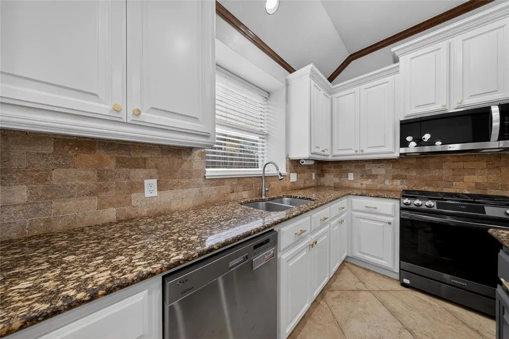 Photo 32 — 2712 SW 141st Street, Oklahoma City, OK 73170