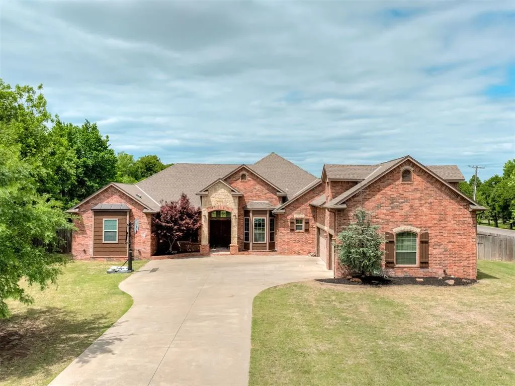 Front exterior — 13991 NE 10th Street, Choctaw, OK 73020
