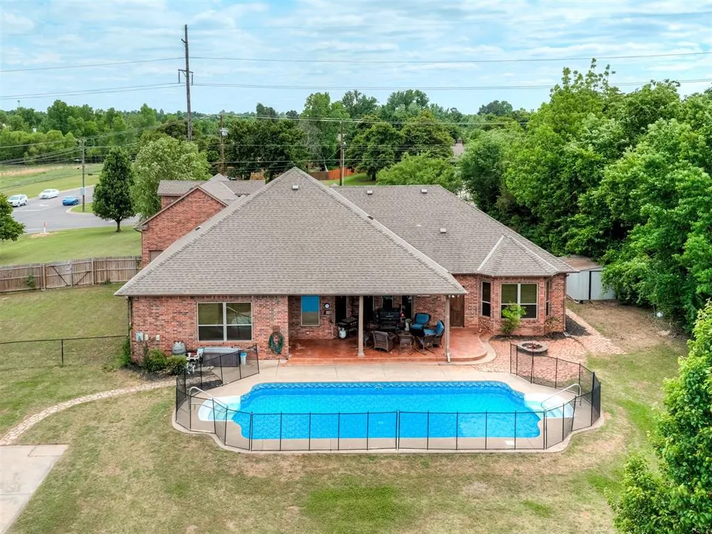 Photo 2 — 13991 NE 10th Street, Choctaw, OK 73020
