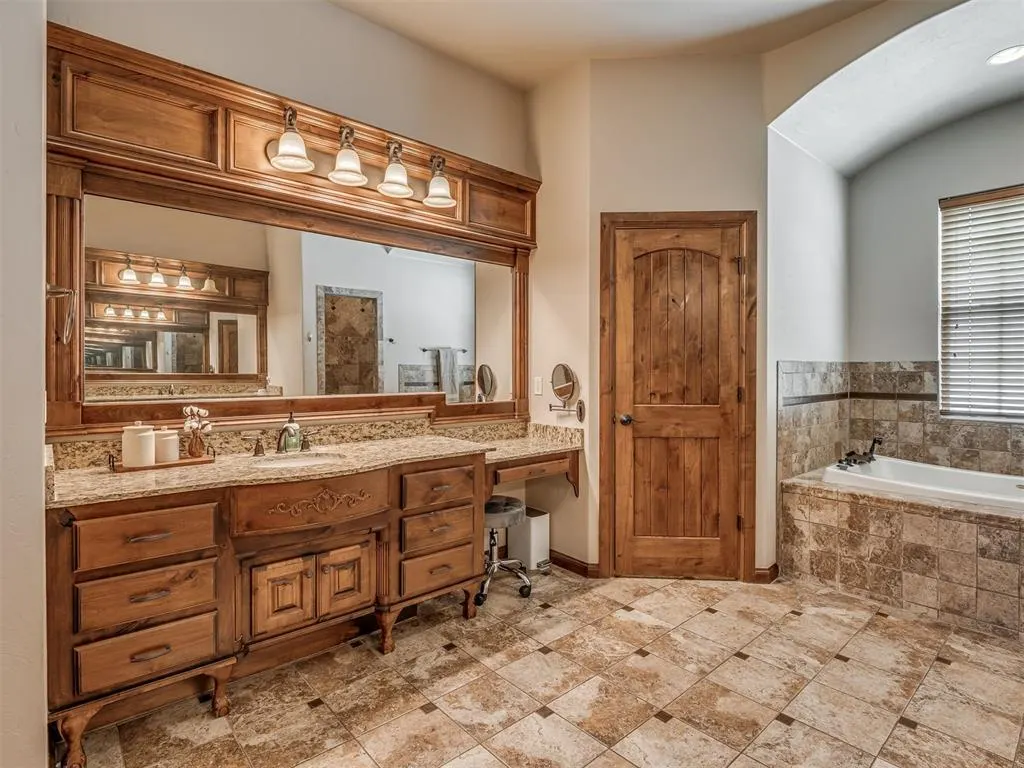 Photo 28 — 13991 NE 10th Street, Choctaw, OK 73020
